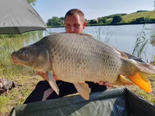 Ököritófülpös horgásztó - Galéria kép