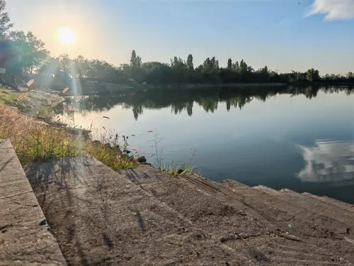 Horgászhely: Almásfüzitői Kavicsbánya Tó