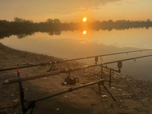 Omszk-tó horgászhely képe – Budakalász