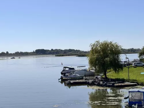 Horgászhely: Fűzfa kikötő és pihenőpark