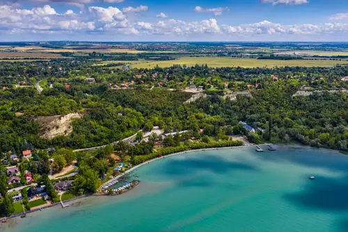 Horgászhely: Balatonakarattyai partszakasz