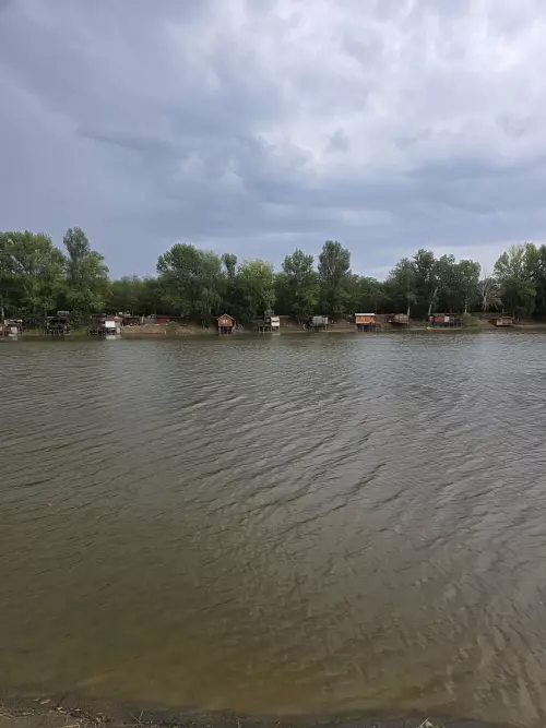 Fárasztó horgásztó - Galéria kép