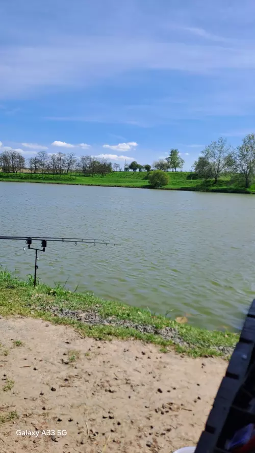 Horgászhely: Kápolnásnyéki Horgászcentrum