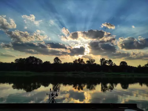 Fárasztó horgásztó - Galéria kép