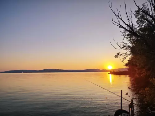 Horgászhely: Balatonfűzfői partszakasz